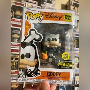 Goofy glow in the dark funko pop